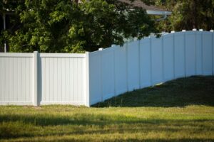Does Vinyl Fence Fade In The Sun?