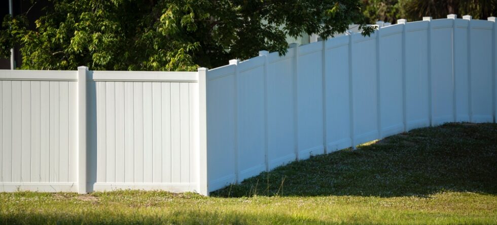 Does Vinyl Fence Fade In The Sun?