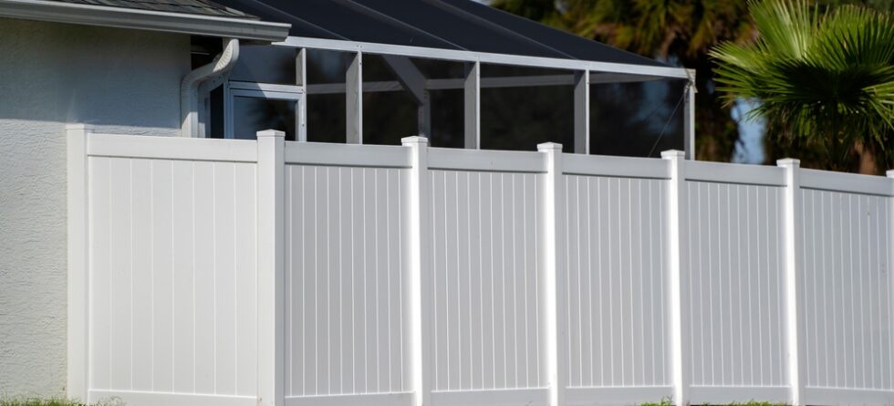 Does Vinyl Fencing Get Hot?