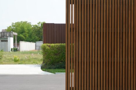 What Are The Pros Cons Of Wood Fence Vs Vinyl?