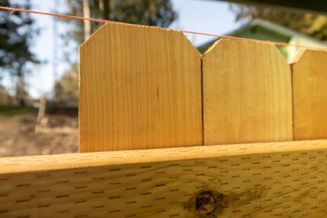 What Lasts Longer Cedar Or Vinyl Fence?