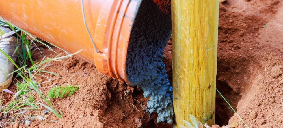 Do Vinyl Fences Need Wood Posts?