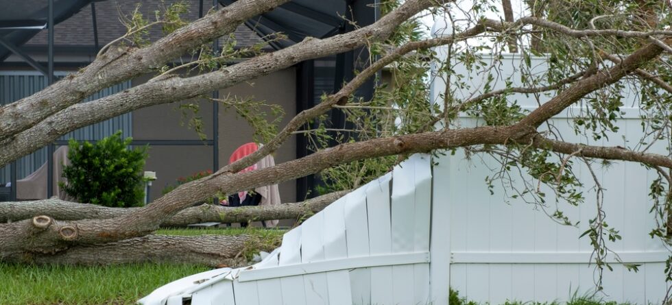 Do Vinyl Fences Sag?