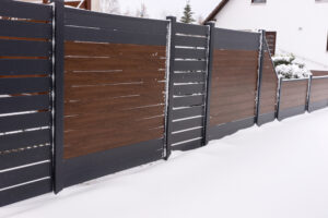 Does Vinyl Fence Have A Good And Bad Side?