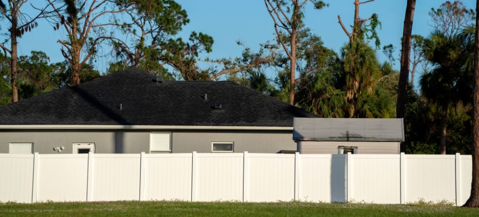 Does Vinyl Fencing Stand Up To Wind?