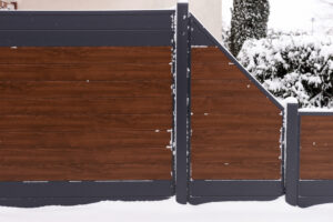 Is Vinyl Fencing Good In Cold Weather?