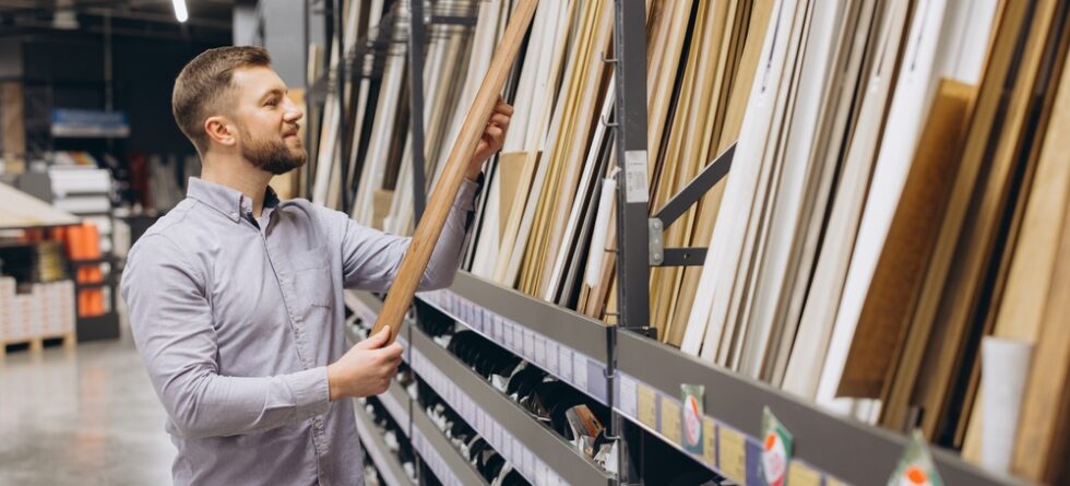 Should I Buy A Wood Or Vinyl Fence?