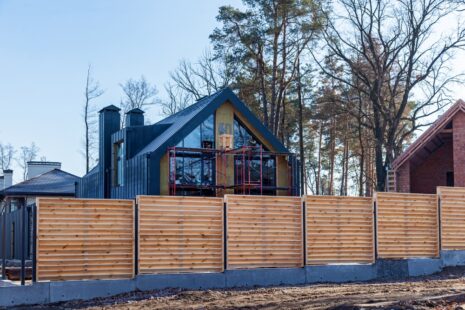 What Is The Best Fencing For Dogs?