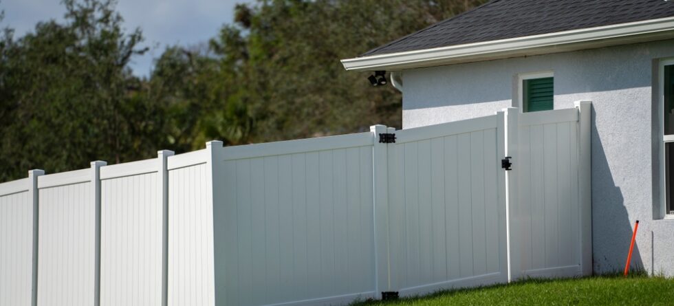 How Do You Keep A Vinyl Fence From Sagging?