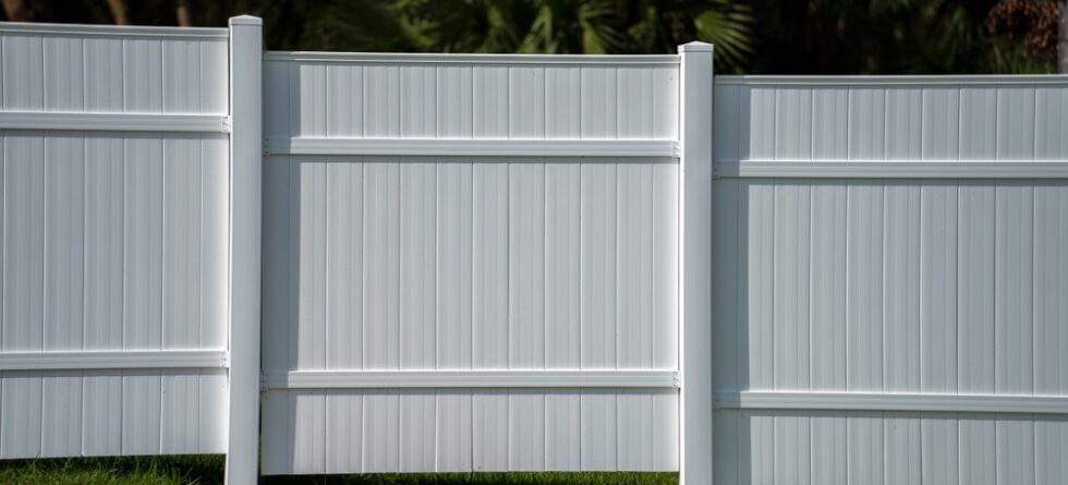 What Is A Good Neighbor Fence Vs Regular Fence?