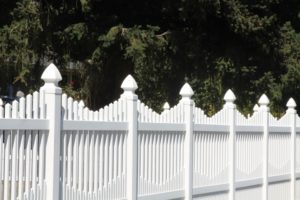 Does White Vinyl Fencing Turn Yellow?