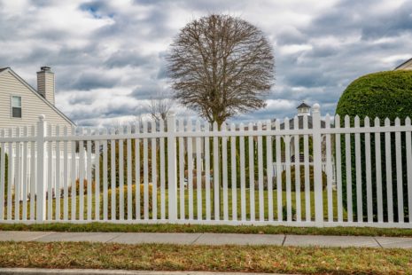 How Long Does Vinyl Coated Fence Last?