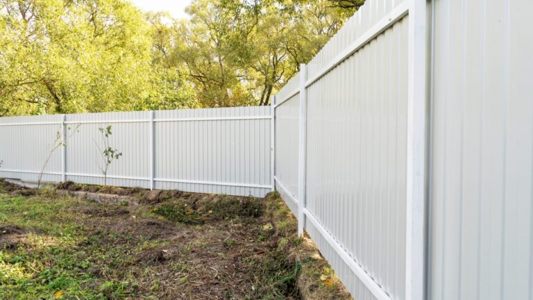Can You Install A Vinyl Fence By Yourself?