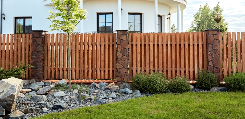 What's More Expensive Vinyl Or Wood Fence?