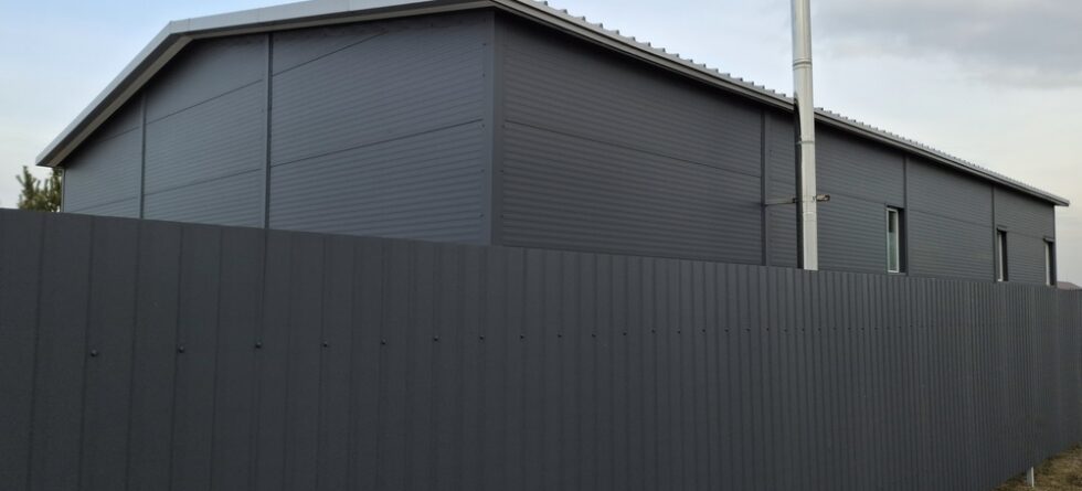 Is Vinyl Fencing A Good Choice For Privacy?